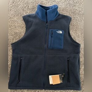The North Face Men's Dark Blue Fleece Vest — NWT